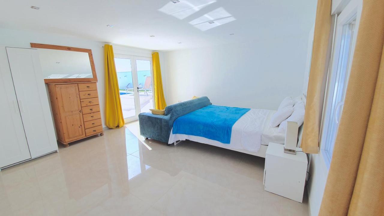 Stunning Sea View Villa With 6 Bedrooms & Heated Pool - Villa Renaissance Playa Blanca  Exteriér fotografie