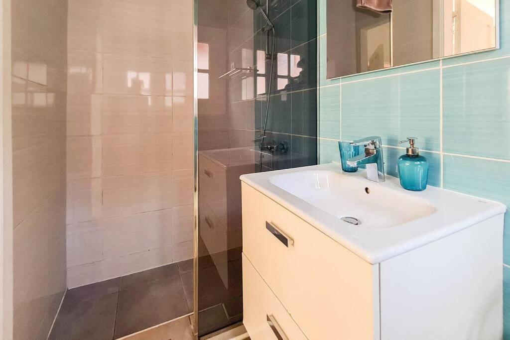 Stunning Sea View Villa With 6 Bedrooms & Heated Pool - Villa Renaissance Playa Blanca  Pokoj fotografie